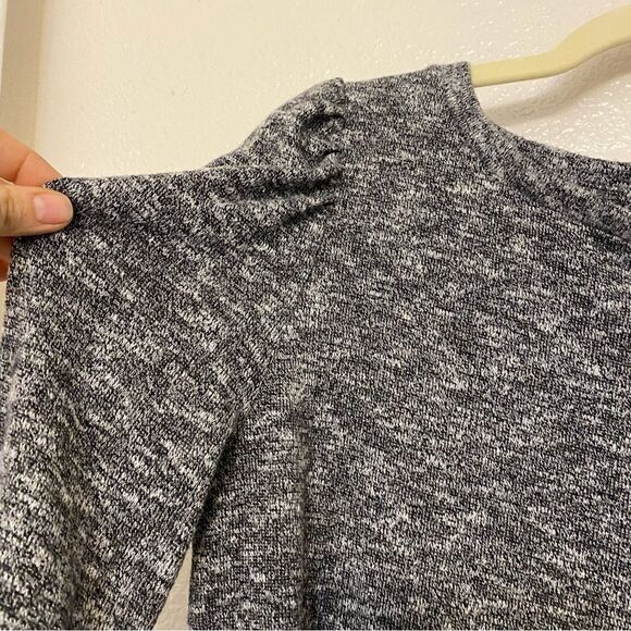 Old Navy Long puff sleeve crew neck thin Knit puff Heathered gray top -M - Picture 4 of 8